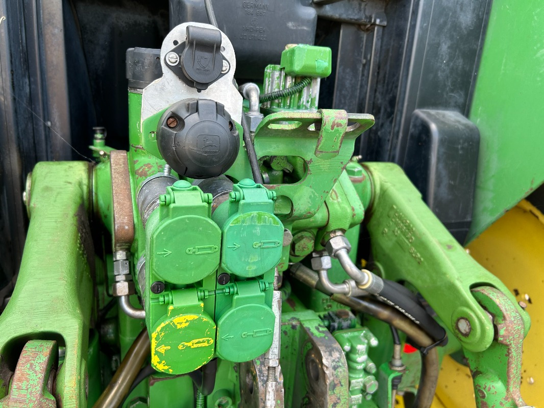 John Deere 6110 - Traktor: gambar 5 John Deere 6110 - Traktor: gambar 5