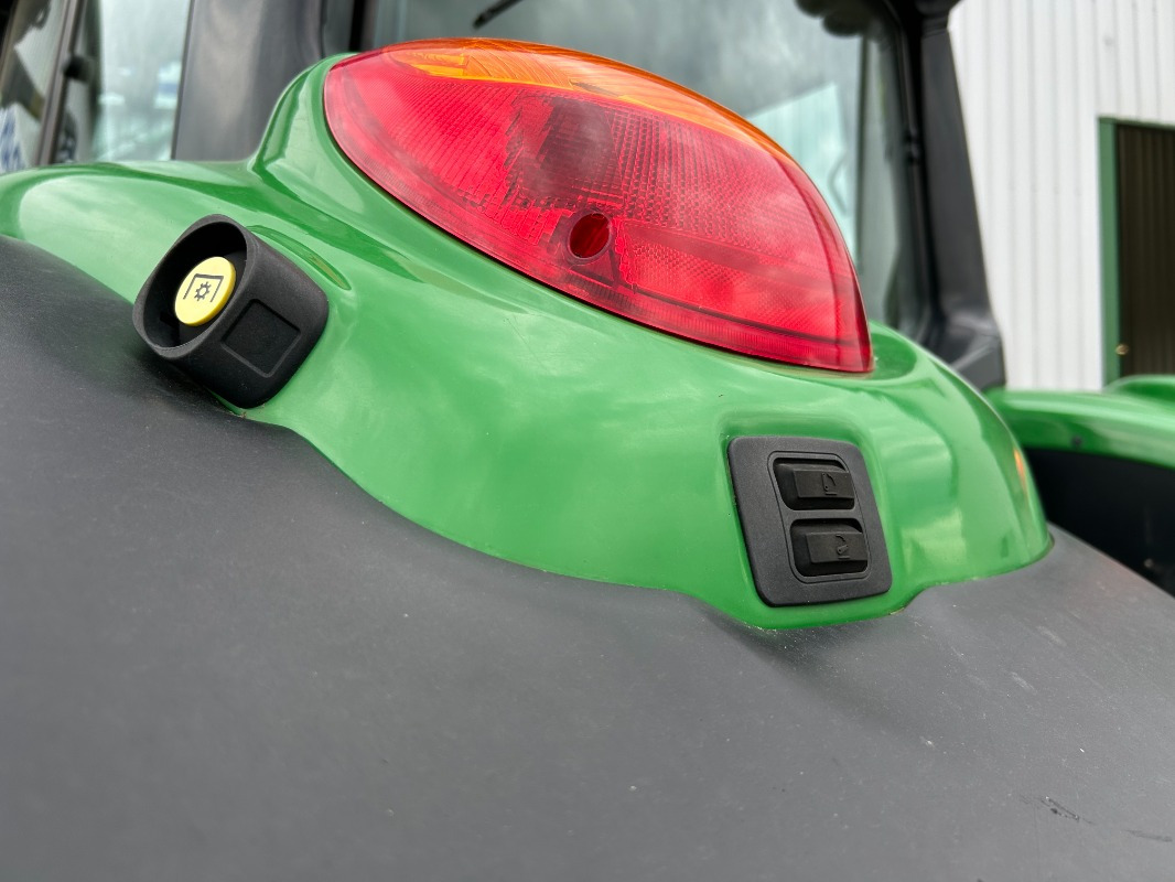 Traktor John Deere 6155M: gambar 17