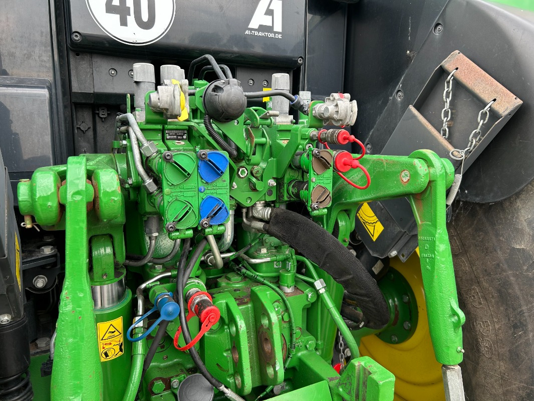 Traktor John Deere 6155M: gambar 16