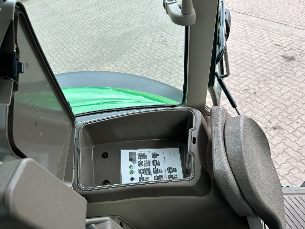 Traktor John Deere 6155M: gambar 19