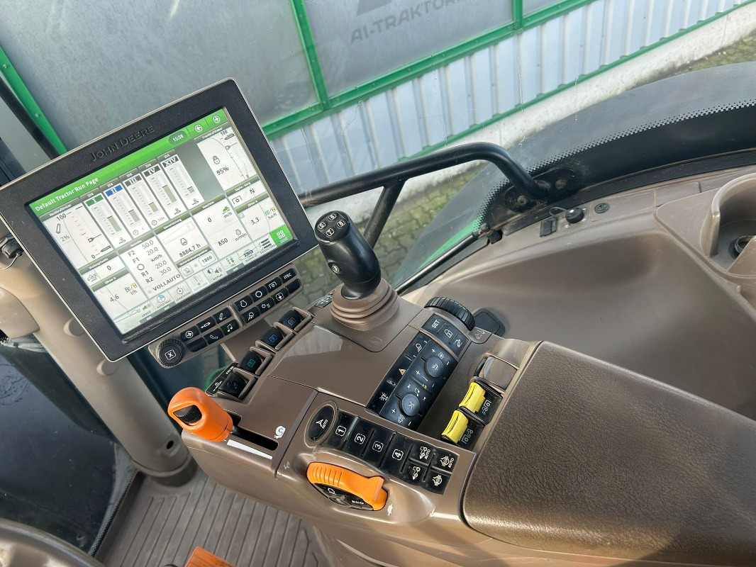 John Deere 6215R - Traktor: gambar 2 John Deere 6215R - Traktor: gambar 2