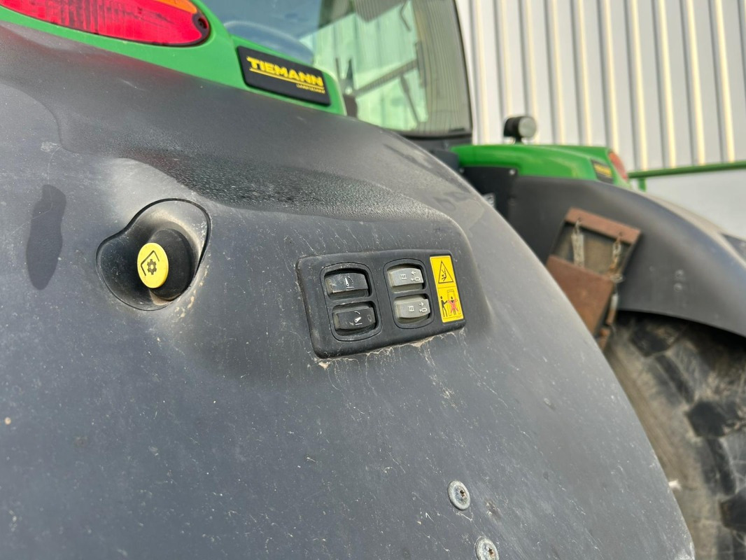 John Deere 6215R - Traktor: gambar 4 John Deere 6215R - Traktor: gambar 4