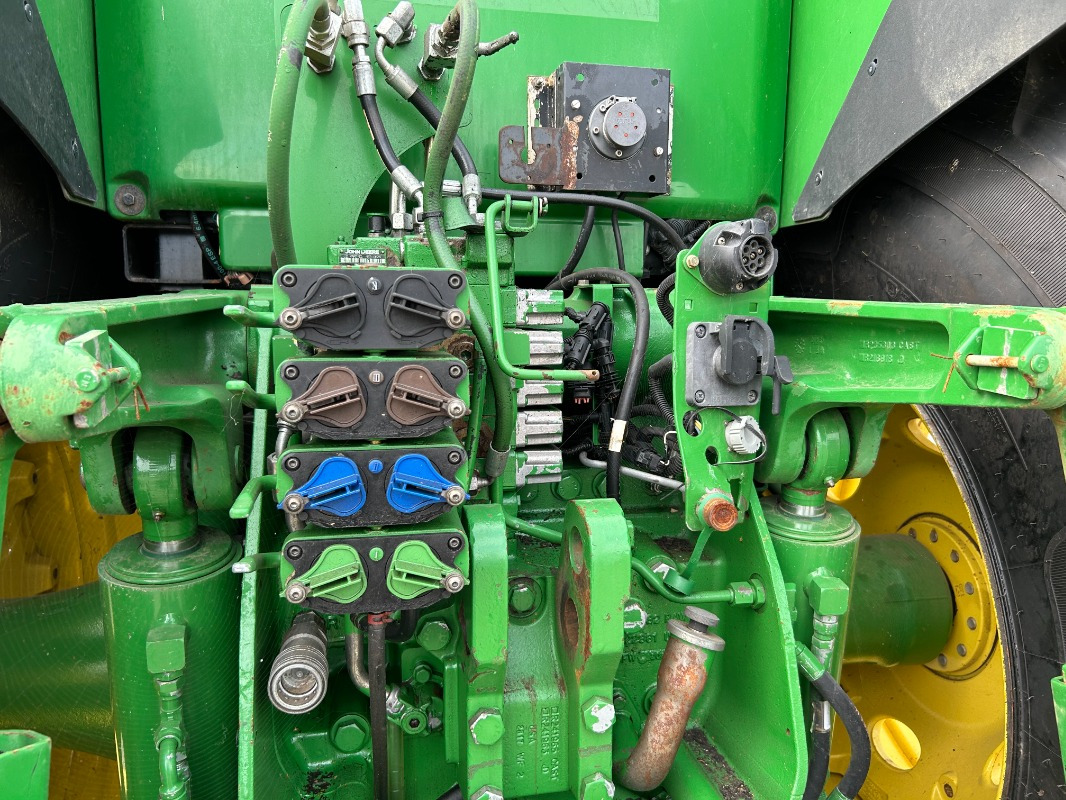 John Deere 8310R - Traktor: gambar 2 John Deere 8310R - Traktor: gambar 2