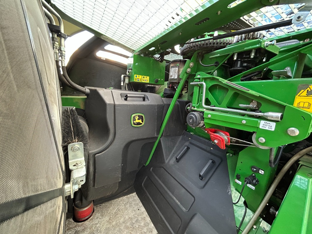 John Deere 8400 mit Kemper 475 Plus - Mesin pemanen: gambar 2 John Deere 8400 mit Kemper 475 Plus - Mesin pemanen: gambar 2