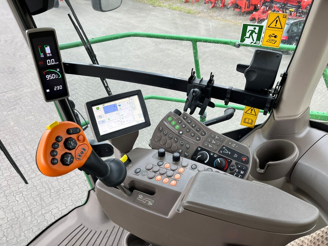 John Deere 8500 - Mesin pemanen: gambar 2 John Deere 8500 - Mesin pemanen: gambar 2