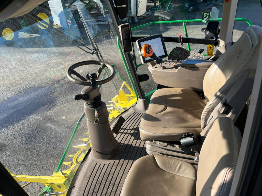 John Deere 9900 mit Kemper 375 - Mesin pemanen: gambar 3 John Deere 9900 mit Kemper 375 - Mesin pemanen: gambar 3