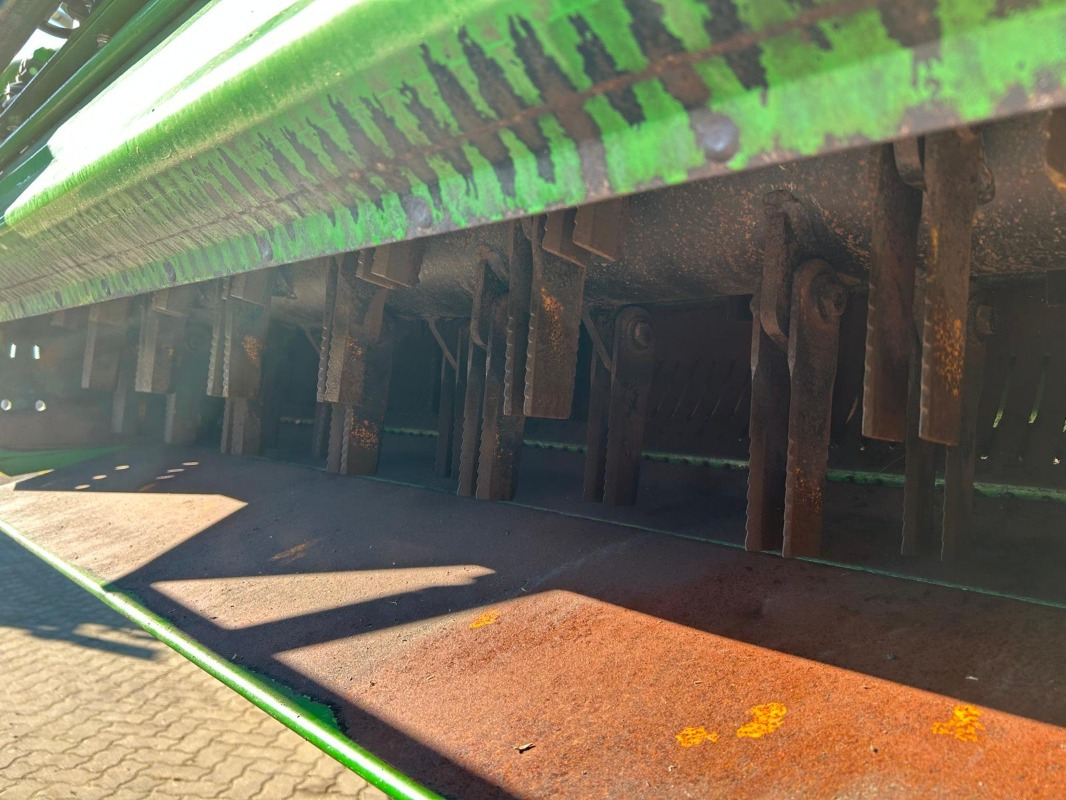 John Deere T660 - Pemanen gabungan: gambar 2 John Deere T660 - Pemanen gabungan: gambar 2