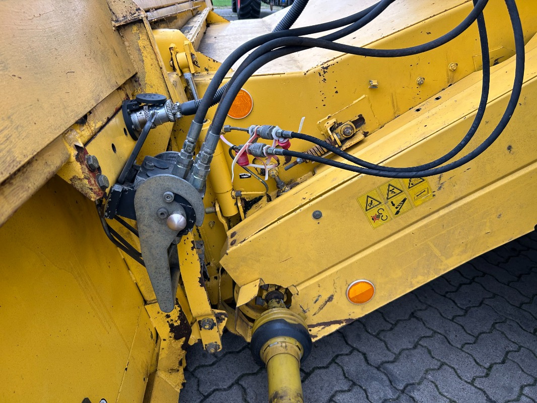 New Holland TX 68 Plus - Pemanen gabungan: gambar 2 New Holland TX 68 Plus - Pemanen gabungan: gambar 2