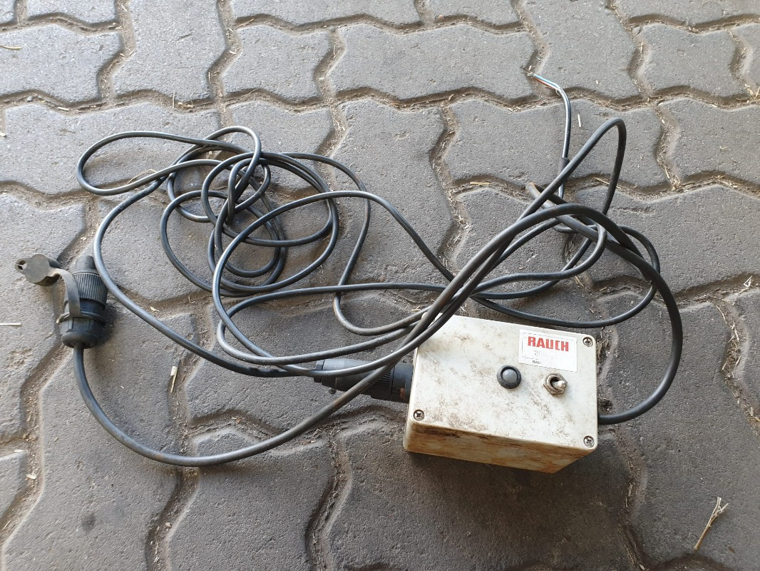 Saphir PLS 500/2013 - Penyebar pasir/ Garam: gambar 4 Saphir PLS 500/2013 - Penyebar pasir/ Garam: gambar 4