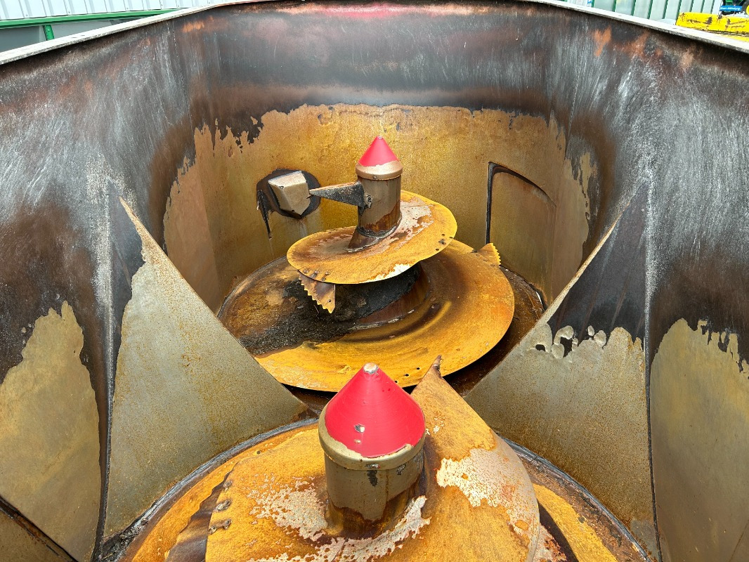 Strautmann Verti-Mix 1700 Double - Mixer-pengumpan: gambar 5 Strautmann Verti-Mix 1700 Double - Mixer-pengumpan: gambar 5