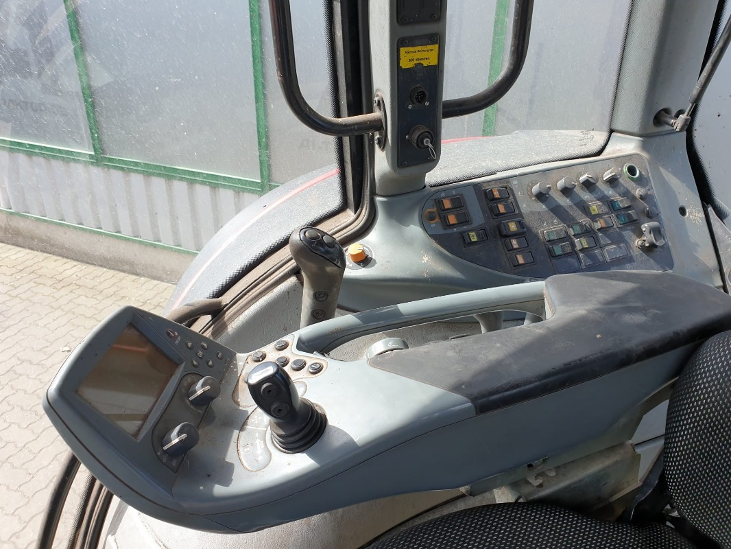 Valtra T151 - Traktor: gambar 4 Valtra T151 - Traktor: gambar 4