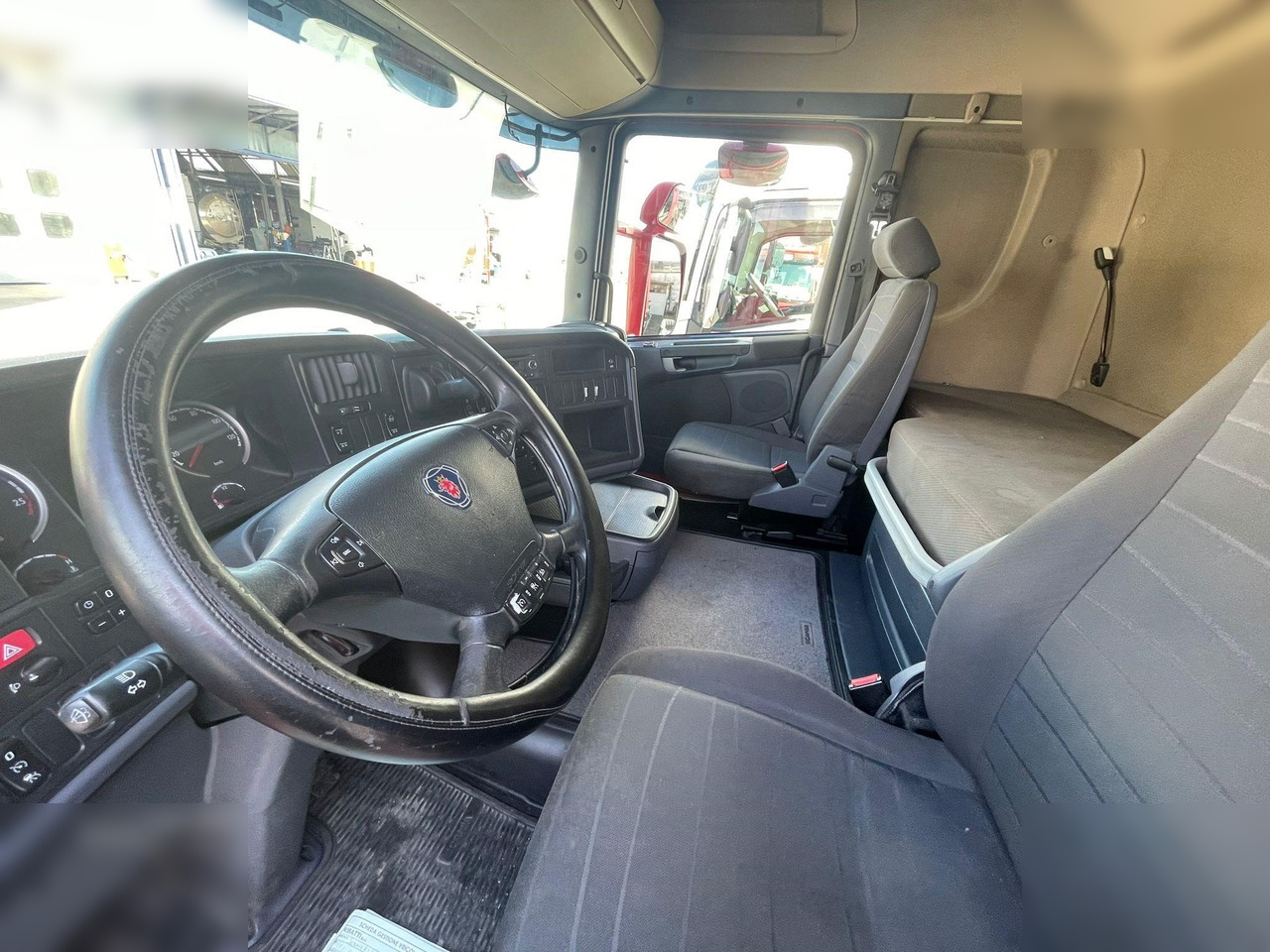 SCANIA R450 - Pengangkut kontainer/ Container truck: gambar 3 SCANIA R450 - Pengangkut kontainer/ Container truck: gambar 3