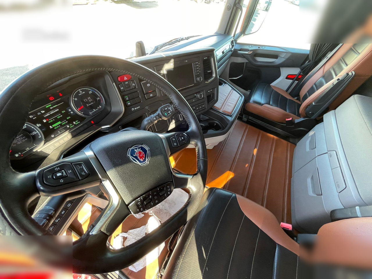 SCANIA R450 - Pengangkut kontainer/ Container truck: gambar 5 SCANIA R450 - Pengangkut kontainer/ Container truck: gambar 5