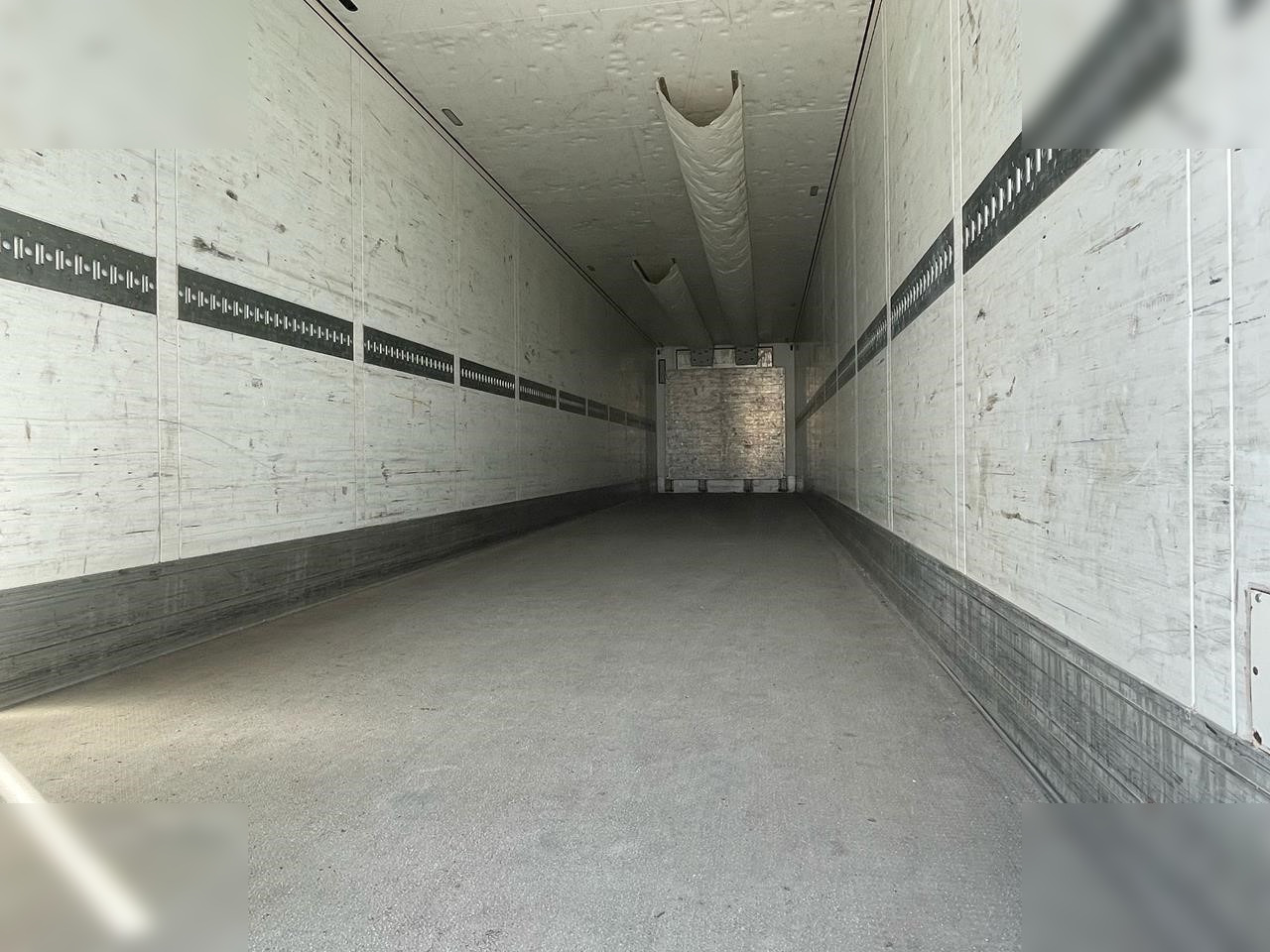 SCHMITZ CARGOBULL - Semi-trailer berpendingin: gambar 3 SCHMITZ CARGOBULL - Semi-trailer berpendingin: gambar 3