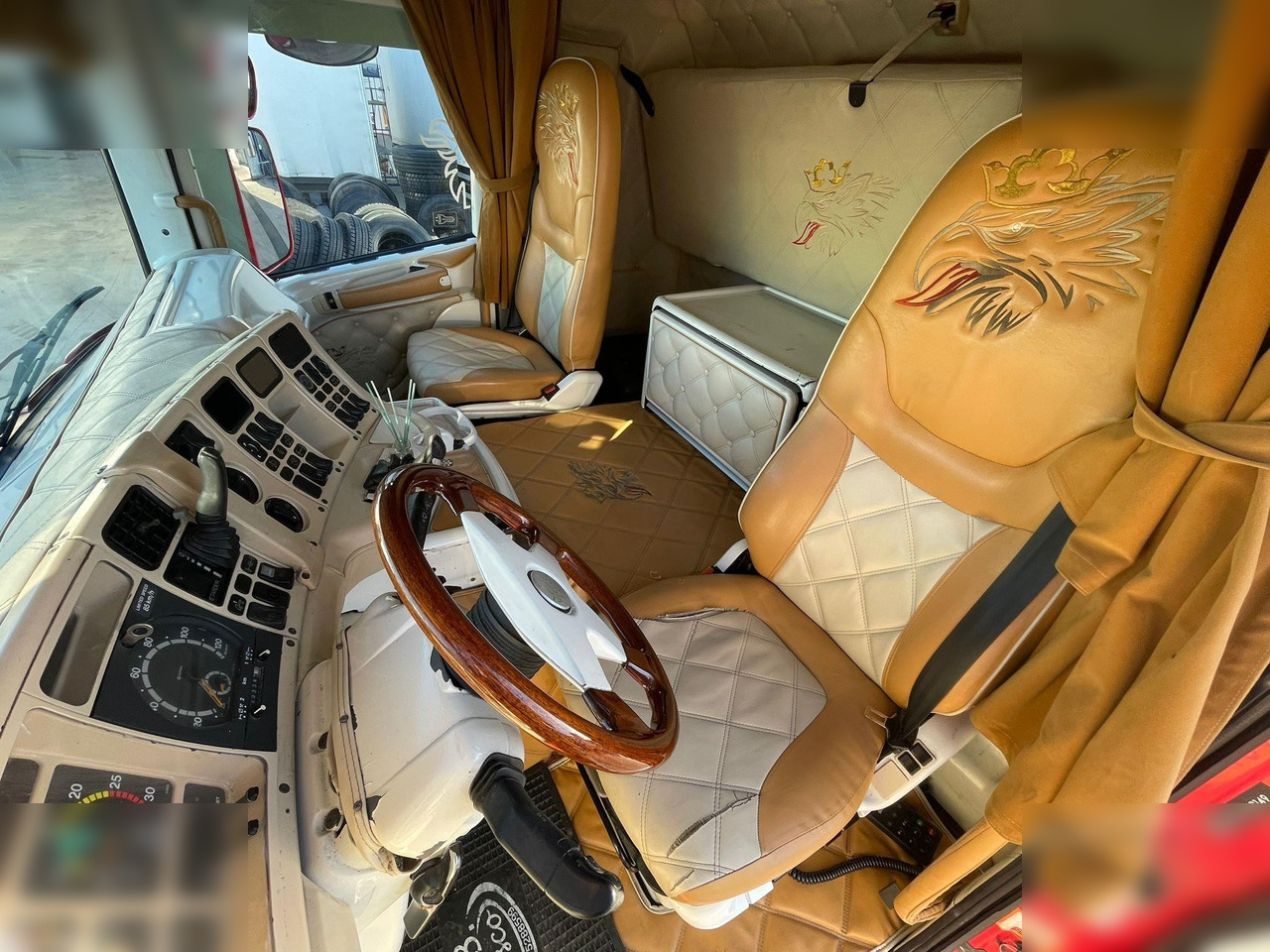 SCANIA R124.420 - Tractor head: gambar 5 SCANIA R124.420 - Tractor head: gambar 5