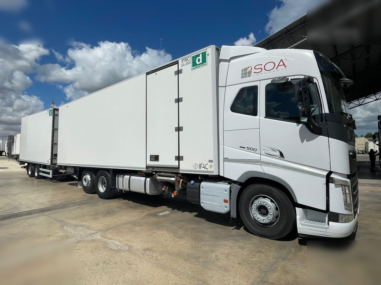 VOLVO FH500 - Truk berpendingin: gambar 1 VOLVO FH500 - Truk berpendingin: gambar 1