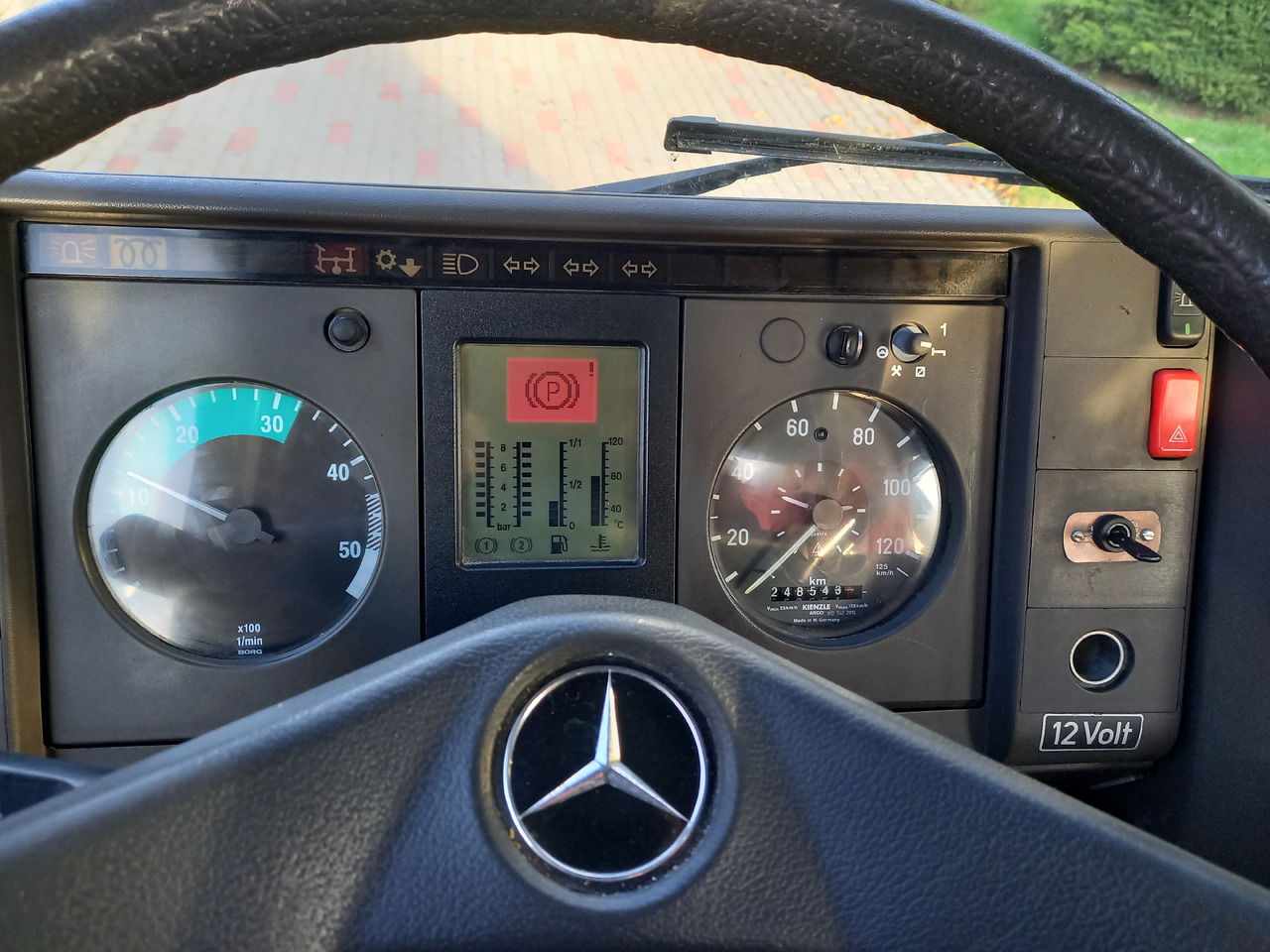 Truk derek UNIMOG U100L: gambar 30