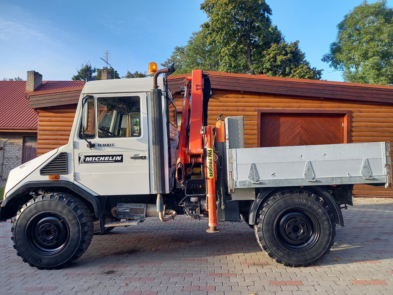 Truk derek UNIMOG U100L: gambar 19