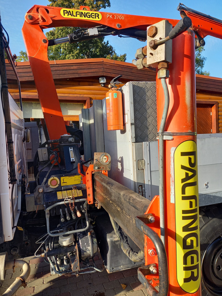 Truk derek UNIMOG U100L: gambar 18