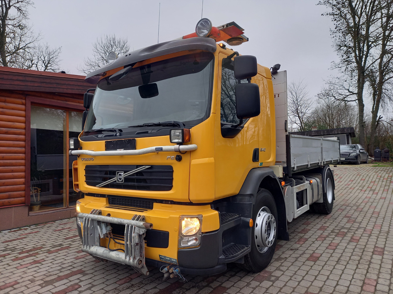 VOLVO FE 240, 4x2, EURO 5, TIPPER - Truk jungkit: gambar 2 VOLVO FE 240, 4x2, EURO 5, TIPPER - Truk jungkit: gambar 2