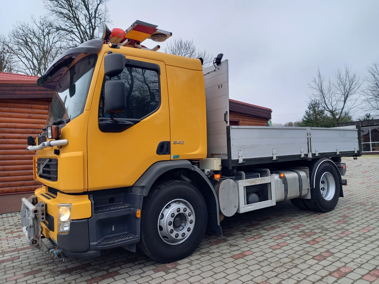 VOLVO FE 240, 4x2, EURO 5, TIPPER - Truk jungkit: gambar 3 VOLVO FE 240, 4x2, EURO 5, TIPPER - Truk jungkit: gambar 3