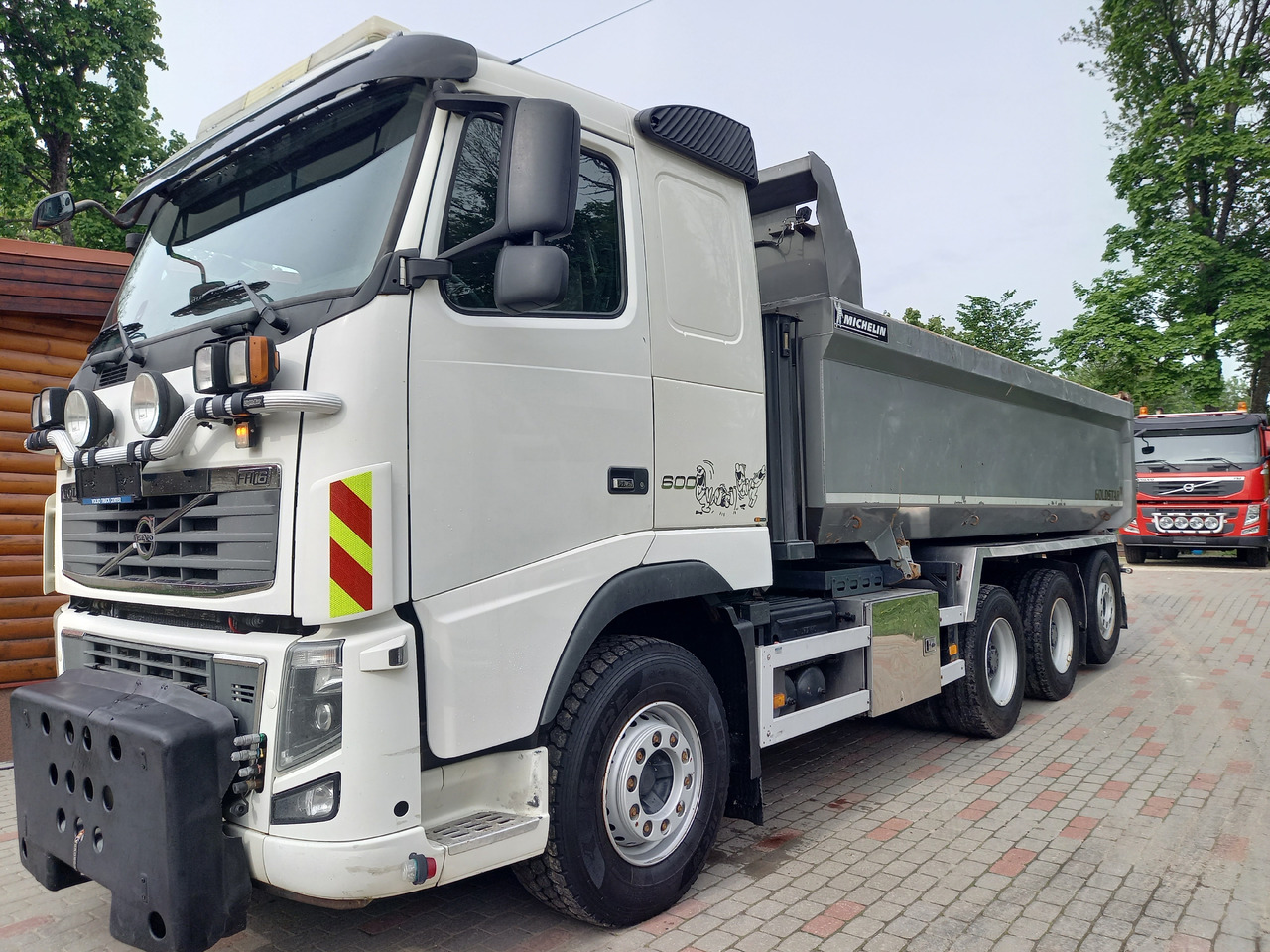 VOLVO FH16, 8x4, BIG AXLES, RETARDER, GW 39500 KG - Truk jungkit: gambar 1 VOLVO FH16, 8x4, BIG AXLES, RETARDER, GW 39500 KG - Truk jungkit: gambar 1