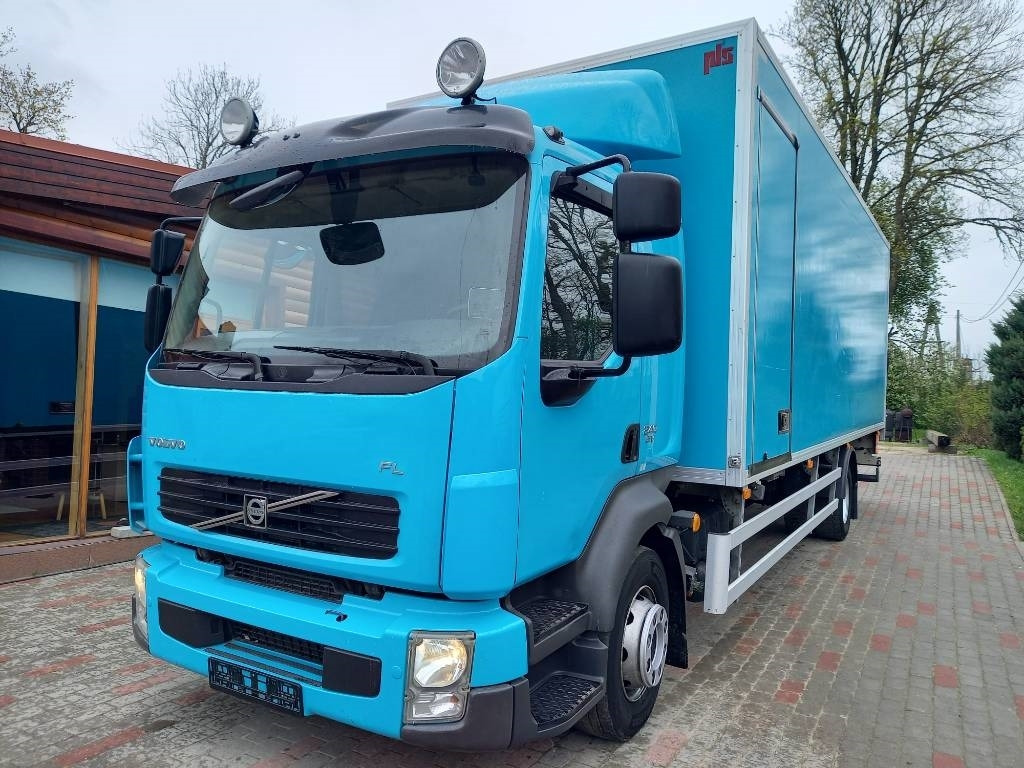 Volvo FL 240, 4x2, GW 16000 KG - Truk box: gambar 1 Volvo FL 240, 4x2, GW 16000 KG - Truk box: gambar 1