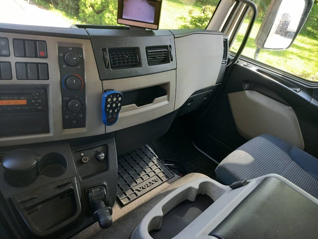 Truk box Volvo FL 240, 4x2, SIDE-OPENING: gambar 35