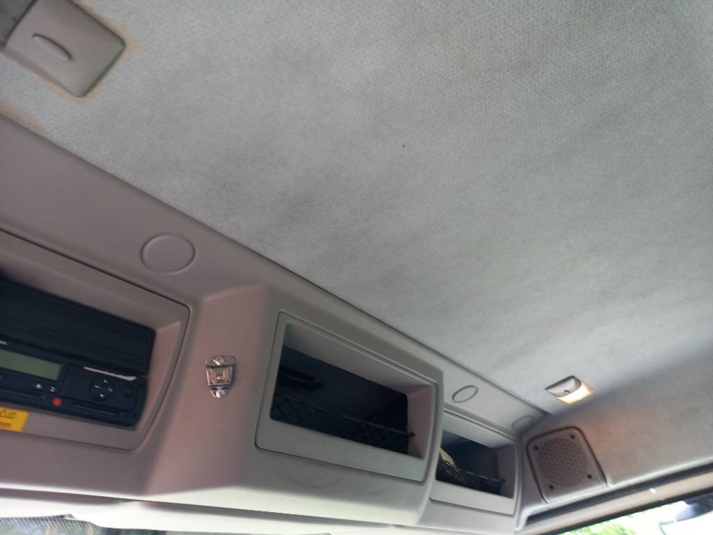 Truk box Volvo FL 240, 4x2, SIDE-OPENING: gambar 32