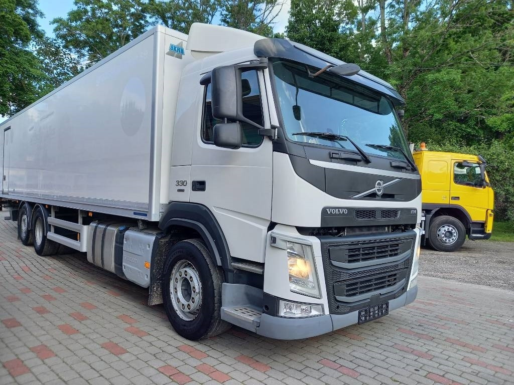 Volvo FM 330, 6x2, CARRIER SUPRA 950 U - Truk berpendingin: gambar 5 Volvo FM 330, 6x2, CARRIER SUPRA 950 U - Truk berpendingin: gambar 5