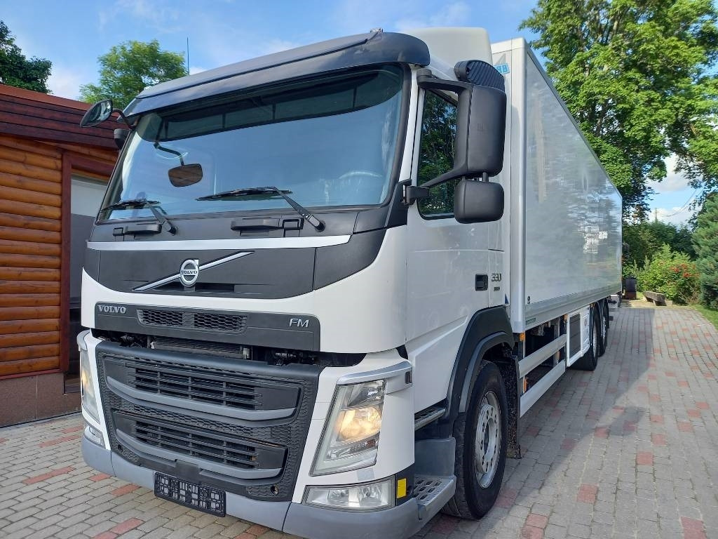 Volvo FM 330, 6x2, CARRIER SUPRA 950 U - Truk berpendingin: gambar 2 Volvo FM 330, 6x2, CARRIER SUPRA 950 U - Truk berpendingin: gambar 2