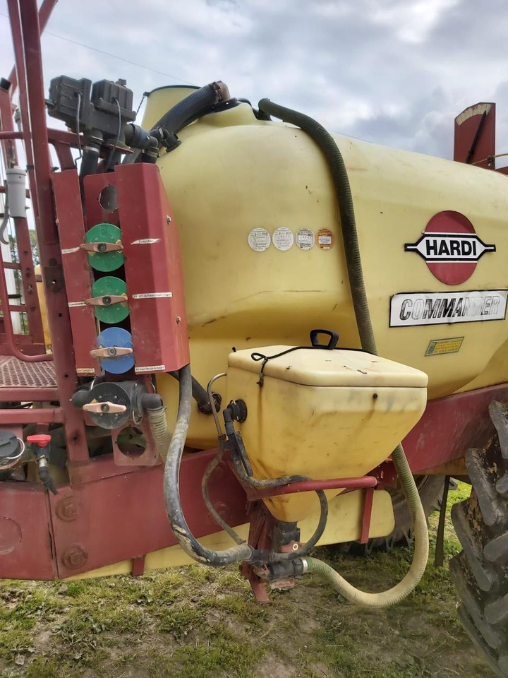 Hardi Commander 4200 - Penyemprot tertinggal: gambar 4 Hardi Commander 4200 - Penyemprot tertinggal: gambar 4