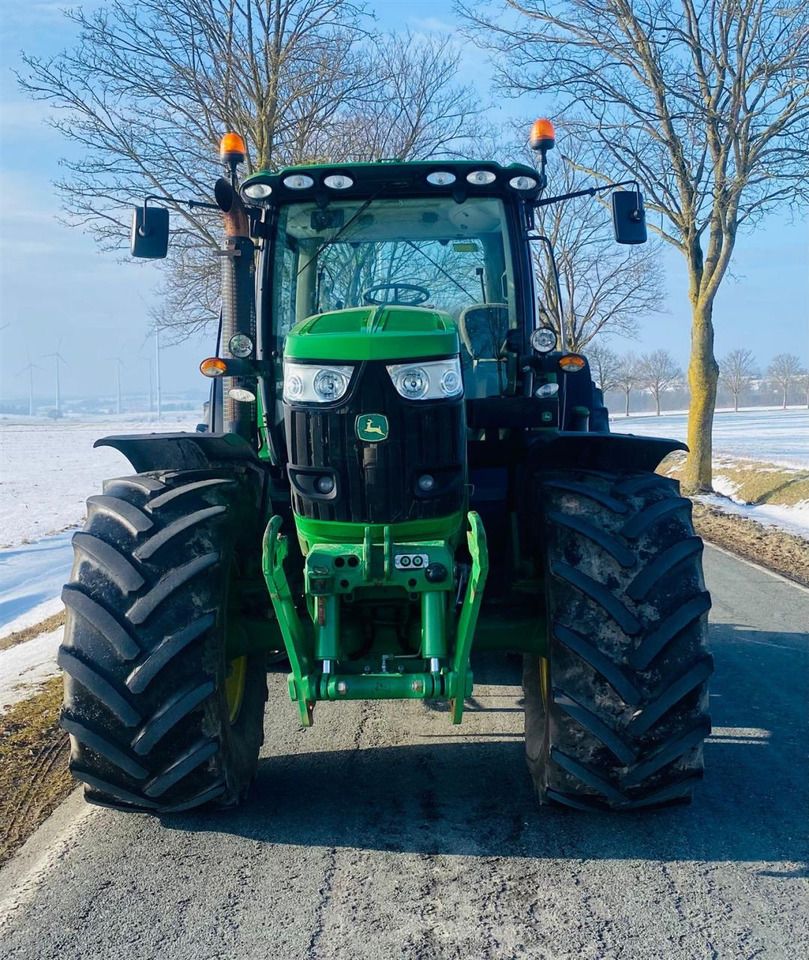 John Deere 6210R - Traktor: gambar 4 John Deere 6210R - Traktor: gambar 4