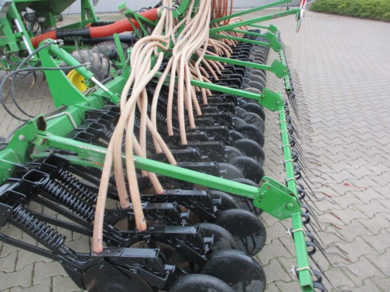 Bor benih John Deere 740 A Isobus: gambar 11