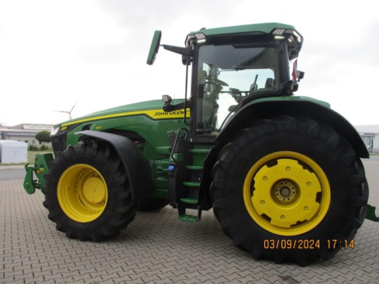 John Deere 8R410 EIVT - Traktor: gambar 2 John Deere 8R410 EIVT - Traktor: gambar 2