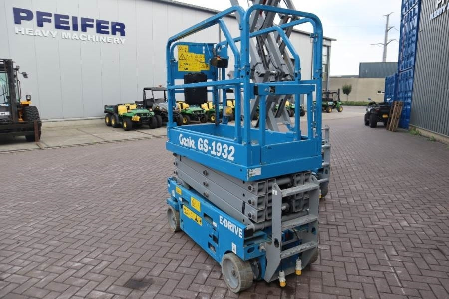 Genie GS1932 E-Drive Several In Stock, 8m Working Height - Scissor lifts: gambar 3 Genie GS1932 E-Drive Several In Stock, 8m Working Height - Scissor lifts: gambar 3