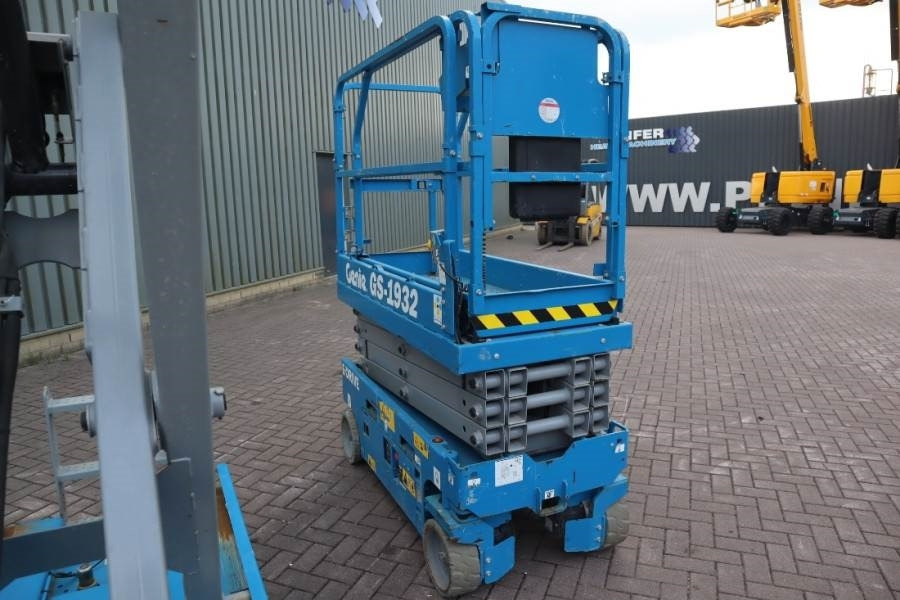 Genie GS1932 E-Drive Several In Stock, 8m Working Height - Scissor lifts: gambar 2 Genie GS1932 E-Drive Several In Stock, 8m Working Height - Scissor lifts: gambar 2