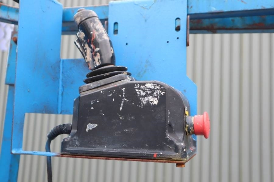 Scissor lifts Genie GS2632 Electric, Working Height 10m, 227kg Capacit: gambar 6