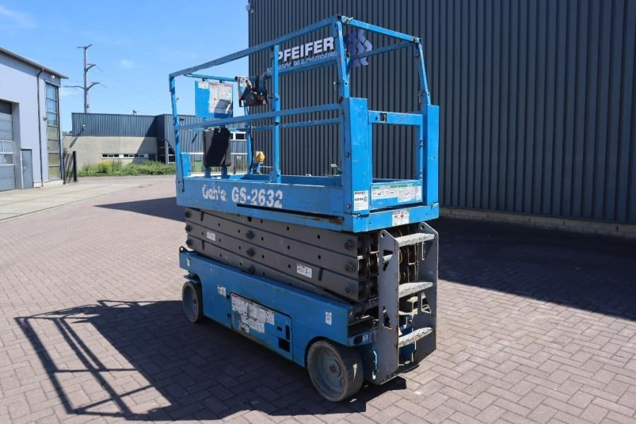 Genie GS2632 Electric, Working Height 10m, 227kg Capacit - Scissor lifts: gambar 2 Genie GS2632 Electric, Working Height 10m, 227kg Capacit - Scissor lifts: gambar 2