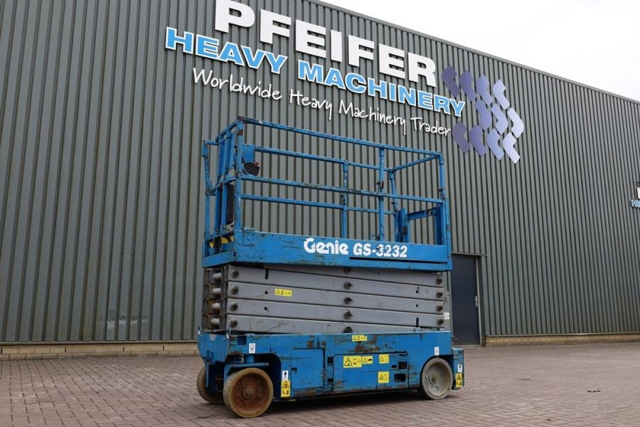 Genie GS3232 Hydraulic Outriggers, Electric, 11.75m Work - Scissor lifts: gambar 1 Genie GS3232 Hydraulic Outriggers, Electric, 11.75m Work - Scissor lifts: gambar 1