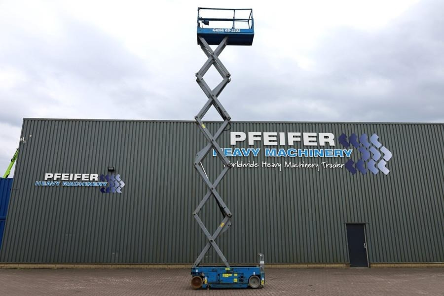 Genie GS3232 Hydraulic Outriggers, Electric, 11.75m Work - Scissor lifts: gambar 3 Genie GS3232 Hydraulic Outriggers, Electric, 11.75m Work - Scissor lifts: gambar 3