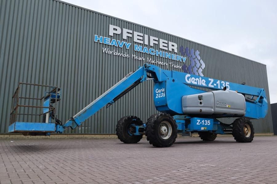 Genie Z135/70 Diesel, 4x4x4 Drive, 43m Lifting Height, 2 - Boom artikulasi: gambar 1 Genie Z135/70 Diesel, 4x4x4 Drive, 43m Lifting Height, 2 - Boom artikulasi: gambar 1
