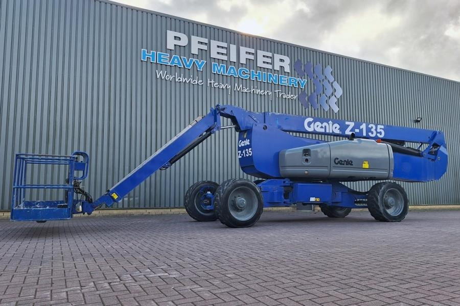 Genie Z135/70 Diesel, 4x4x4 Drive, 43m Lifting Height, 2 - Boom artikulasi: gambar 1 Genie Z135/70 Diesel, 4x4x4 Drive, 43m Lifting Height, 2 - Boom artikulasi: gambar 1