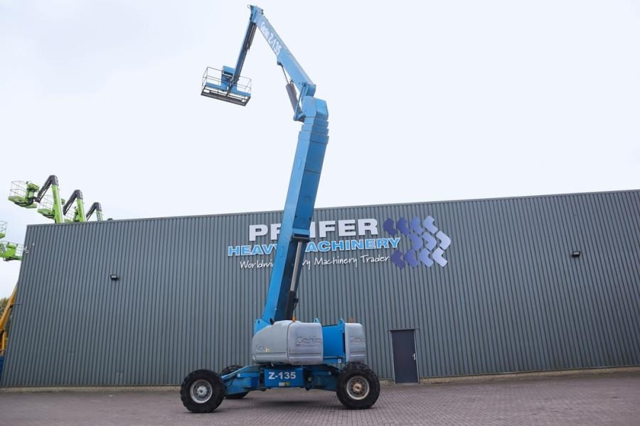 Genie Z135/70 Diesel, 4x4x4 Drive, 43m Lifting Height, 2 - Boom artikulasi: gambar 2 Genie Z135/70 Diesel, 4x4x4 Drive, 43m Lifting Height, 2 - Boom artikulasi: gambar 2