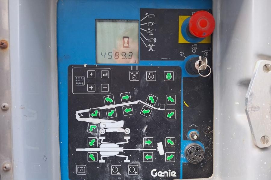 Genie Z135/70 Diesel, 4x4x4 Drive, 43m Lifting Height, 2 - Boom artikulasi: gambar 4 Genie Z135/70 Diesel, 4x4x4 Drive, 43m Lifting Height, 2 - Boom artikulasi: gambar 4