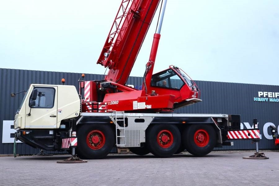 Grove GMK3060 Diesel, 6x6x6 Drive, 60t Capacity, 43m Mai - Derek semua medan: gambar 2 Grove GMK3060 Diesel, 6x6x6 Drive, 60t Capacity, 43m Mai - Derek semua medan: gambar 2