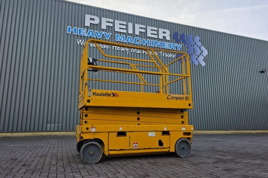 Haulotte Compact 10 As-Is, Electric, 10m Working Height, 45 - Scissor lifts: gambar 1 Haulotte Compact 10 As-Is, Electric, 10m Working Height, 45 - Scissor lifts: gambar 1