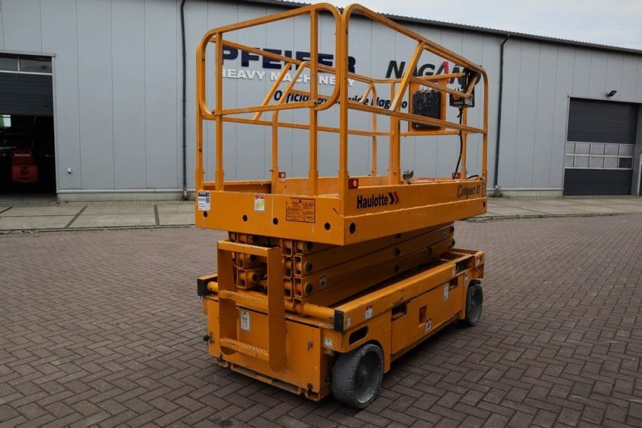 Haulotte Compact 10 Electric, 10m Working Height, 450kg Cap - Scissor lifts: gambar 2 Haulotte Compact 10 Electric, 10m Working Height, 450kg Cap - Scissor lifts: gambar 2