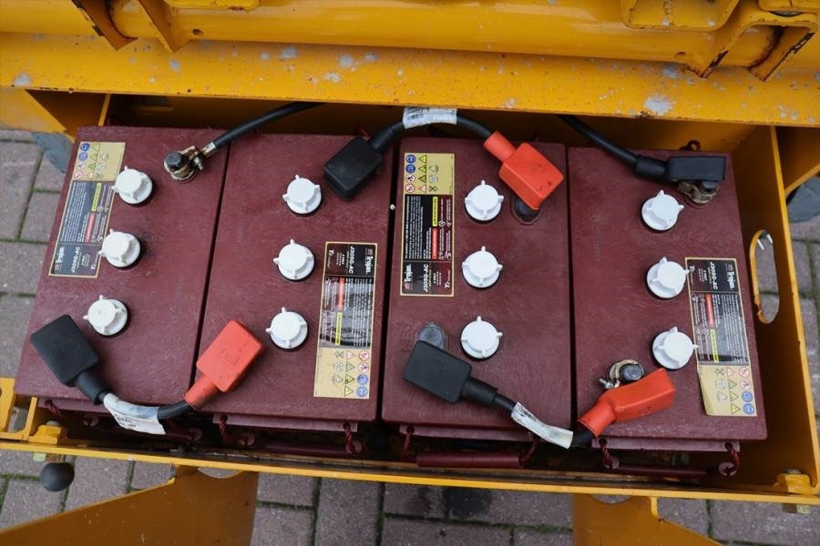Haulotte Compact 10 Electric, 10m Working Height, 450kg Cap - Scissor lifts: gambar 3 Haulotte Compact 10 Electric, 10m Working Height, 450kg Cap - Scissor lifts: gambar 3