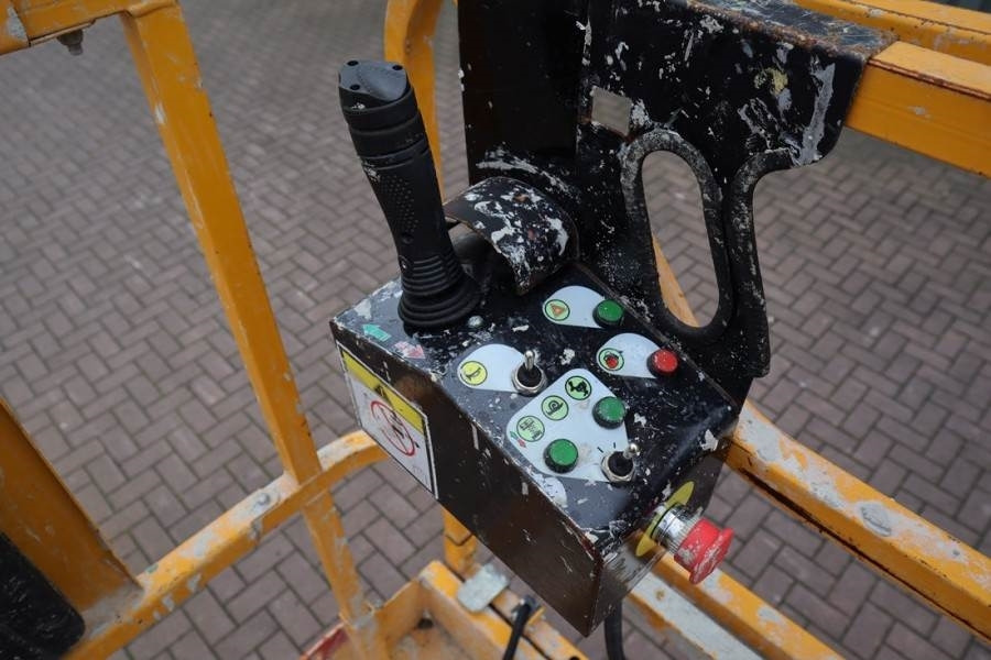 Haulotte Compact 10 Electric, 10m Working Height, 450kg Cap - Scissor lifts: gambar 5 Haulotte Compact 10 Electric, 10m Working Height, 450kg Cap - Scissor lifts: gambar 5